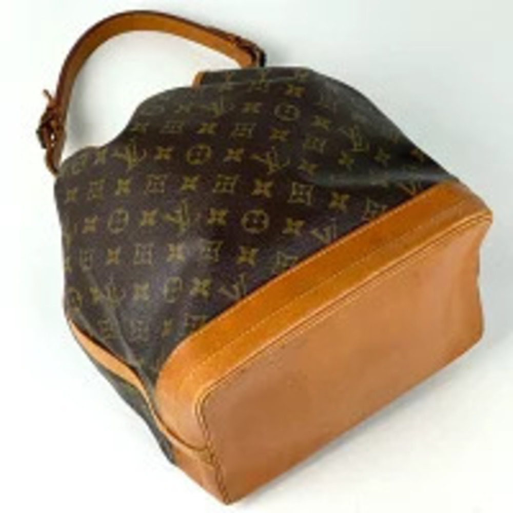 Louis Vuitton Noe Brown Drawstring Monogram Hobo Shoulder Bag Brown